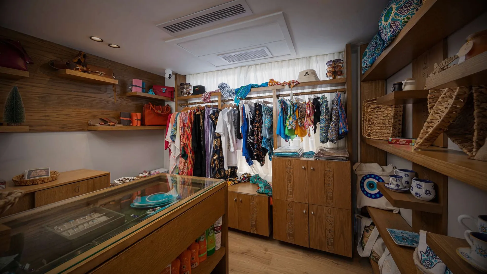 Onboard boutique