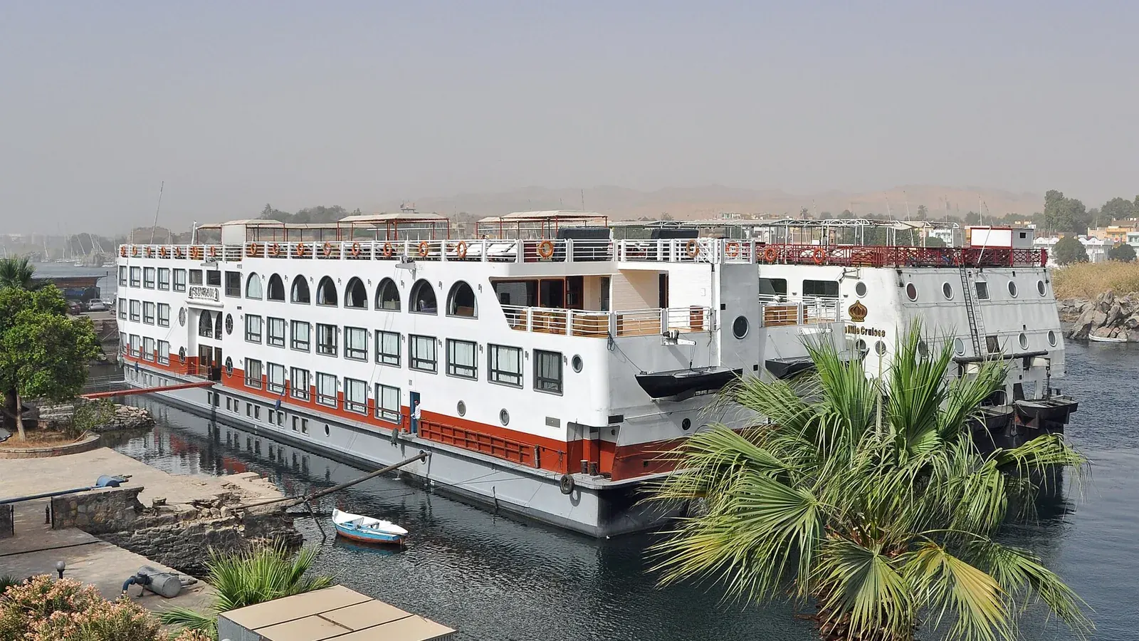 Three Ways to Chase Totality on the Nile